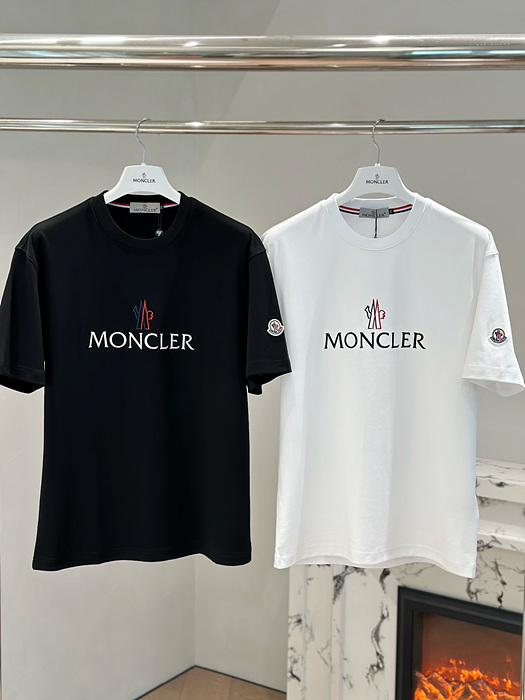 moncl*r 반팔 티셔츠