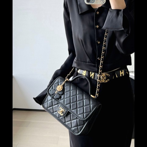 25b 클로버 참 탑핸들 플랩백