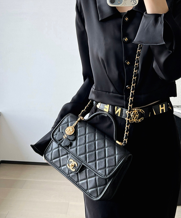 25b 클로버 참 탑핸들 플랩백