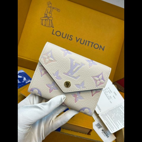 빅토린 월릿 m25649