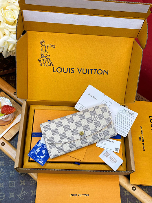 에밀리 장지갑  n41625 (내부 핑크)