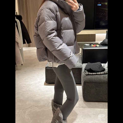 blcg 25FW 레터링 자수 하이넥 오버사이즈 다운 재킷 (공용)