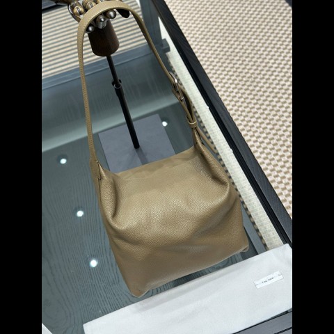 the row 이사백 [정품급]