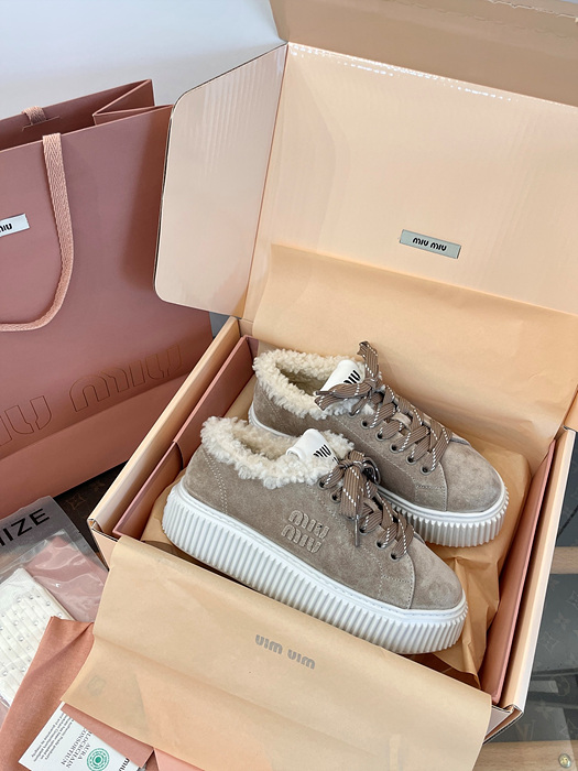 miu mi* 스웨이드 시어링 스니커즈