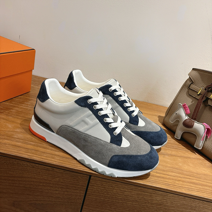 트레일 스니커즈