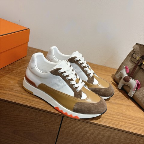 트레일 스니커즈