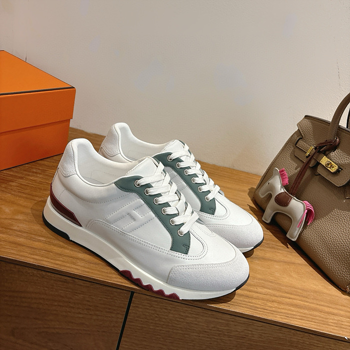 트레일 스니커즈